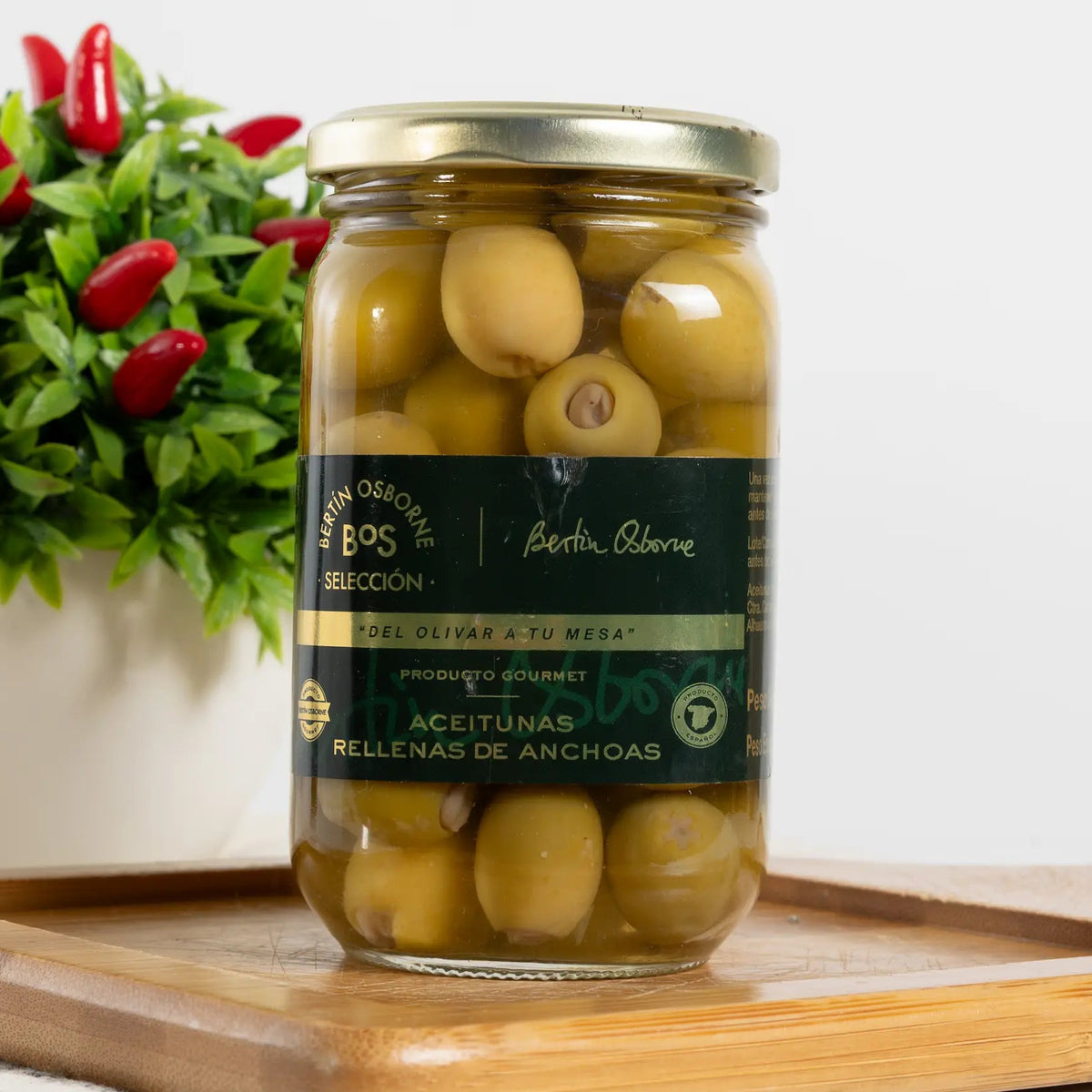 Bertín Osborne olives stuffed with anchovy in a 170 g glass jar, green olives with pale anchovy filling