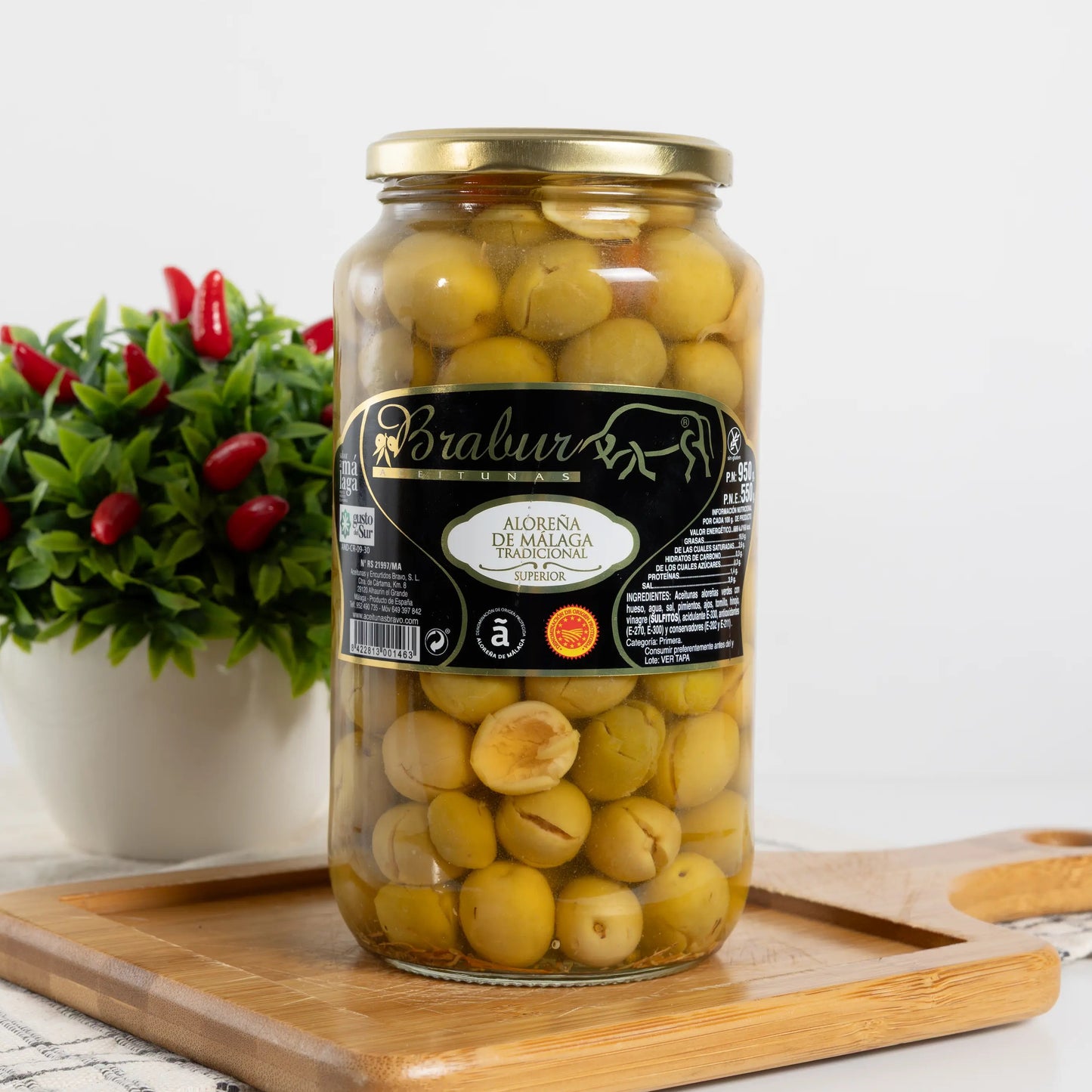Brabur Aloreña de Málaga PDO olives in a 550 g glass jar, cracked green olives with garlic, thyme and fennel